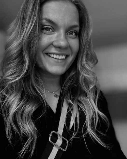 Ronja Mannström (modersmål åk 1-9, finska åk 3-9)